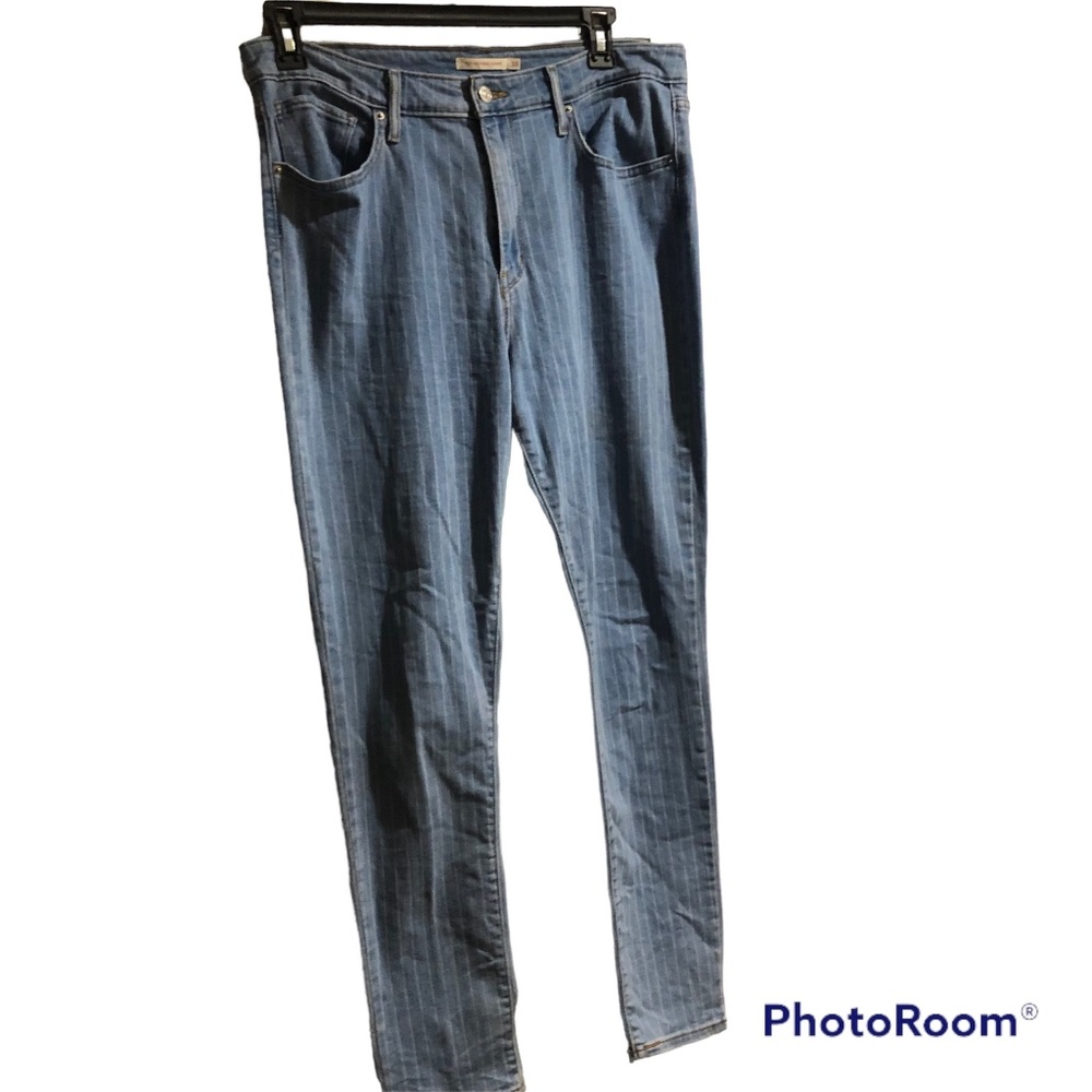 Ladies Levi’s High Rise Skinny Jeans w/pinstripe sz33